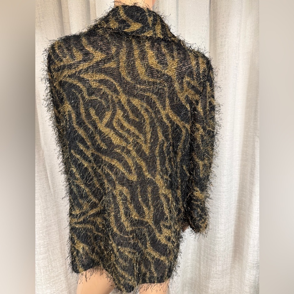 Emma G XL Black & Gold Fuzzy Jacket Textured Shaggy Knit,Wood Buckle - Picture 6 of 6